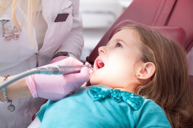Cuándo deben los niños acudir al dentista