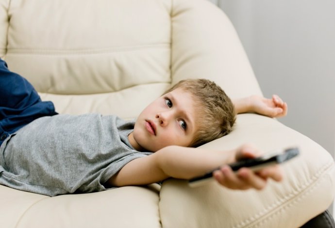 Cómo poner limites a los niños para ver la televisión