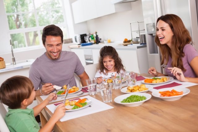 Beneficios de cenar en familia