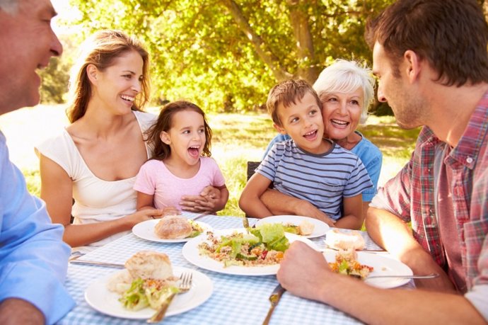 Las relaciones familiares nos dan la felicidad, según Harvard
