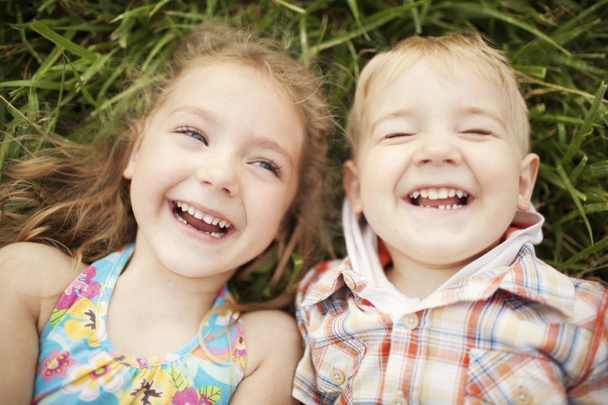 Cómo educar la sonrisa de los niños: consejos prácticos