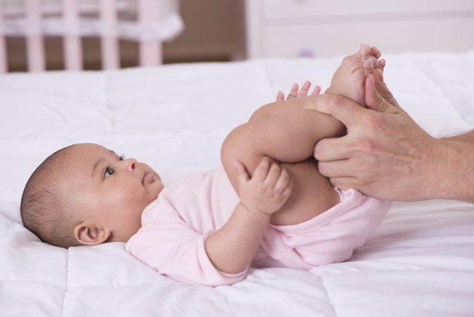 Cómo dar masajes al bebé