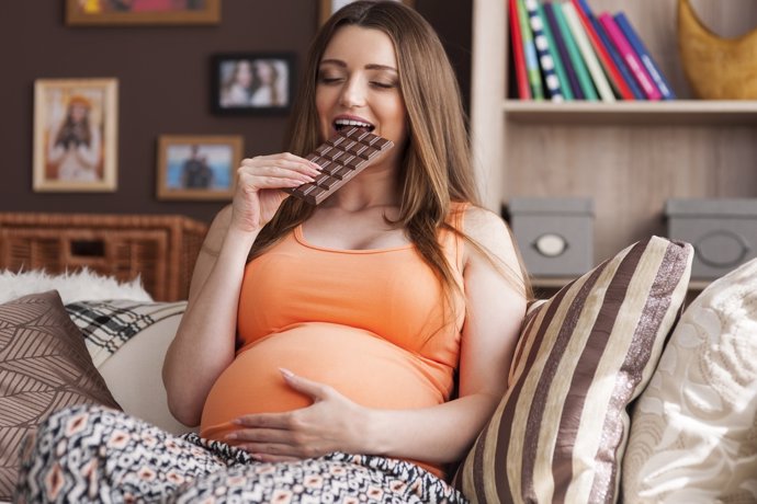 El consumo de azúcar en el embarazo influye en el bebé.