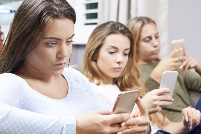 El uso de redes sociales repercute en la salud mental de los jóvenes.