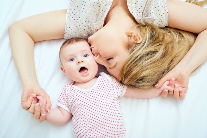 El olor del bebé en la mujer provoca la liberación de dopamina.