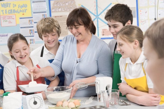 Escuelas de cocina para niños: enseña educación nutricional a tus hijos en verano