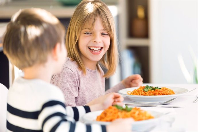 Ideas para acostumbrar a los niños a comer de todo