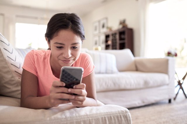 Los videojuegos en smartphones han sido una de las actividades preferidas por los niños durante este verano.