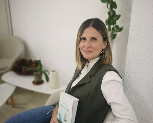 Ireene Alonso acaba de publicar su primer libro Soy una madre normal (Ciudadela)