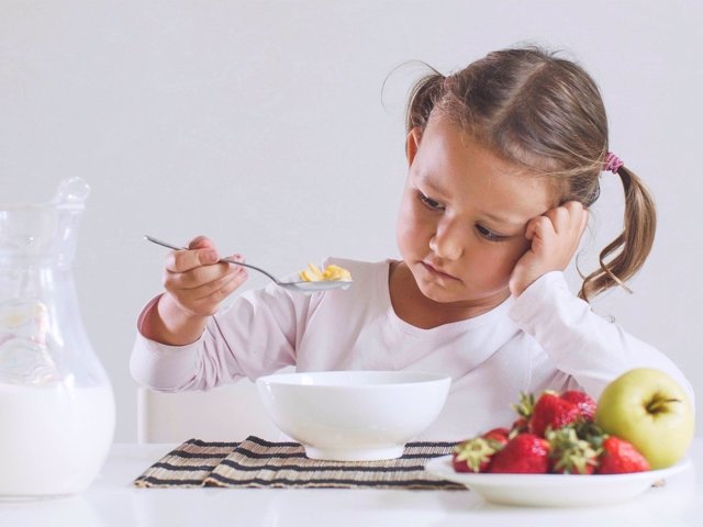 Descubre cómo establecer una relación correcta con la comida desde la infancia