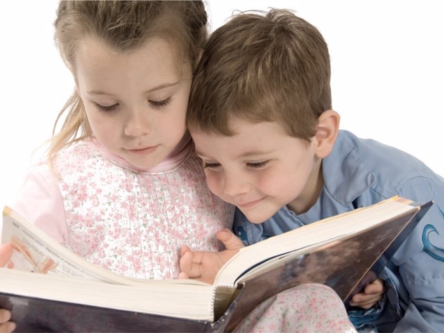 Estos son los mejores consejos para acercar la lectura a tus hijos.