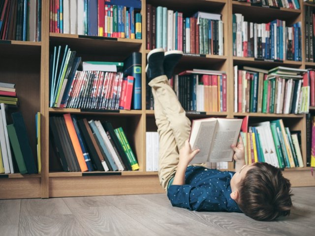 Si tu hijo rechaza la lectura no debes intentar que les guste por la fuerza, estos son algunos consejos que debes seguir.