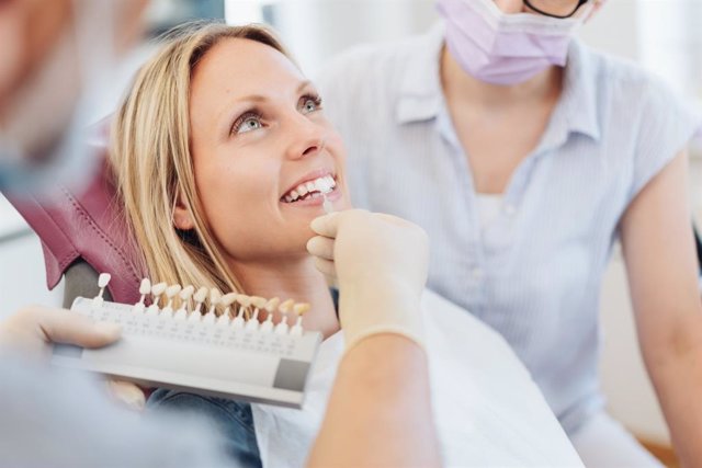 Las carillas dentales son una solución para unos dentes perfectos