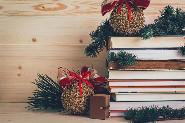 Archivo - ¡Convierte Esta Navidad En Un Viaje Literario Único Con Estos Fascinantes Títulos!